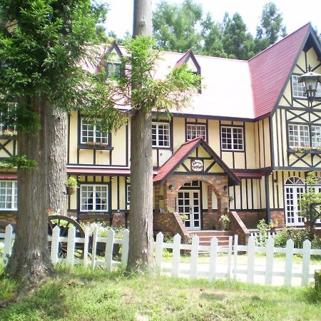 Bed and Breakfast ペンション ちゃうちゃう Hakuba Exterior foto