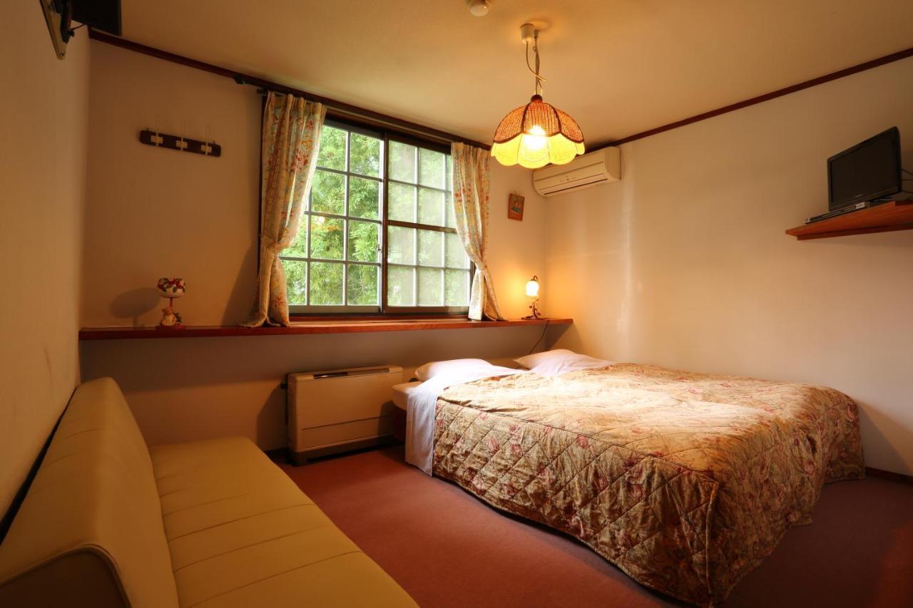 Bed and Breakfast ペンション ちゃうちゃう Hakuba Exterior foto